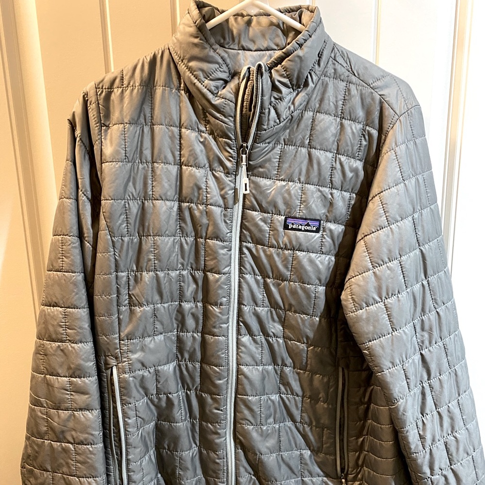 Patagonia women’s size large Nanopuff